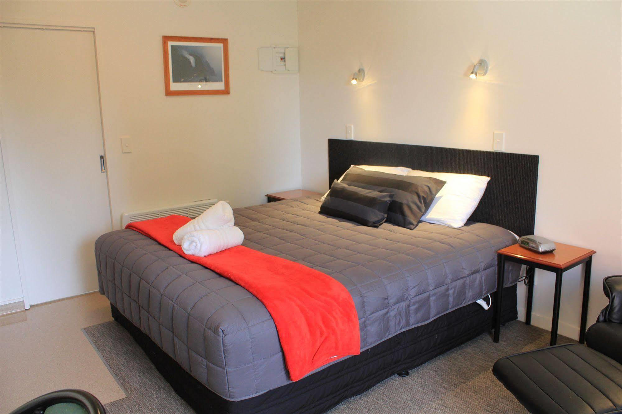 Bella Vista Motel Te Anau Zewnętrze zdjęcie