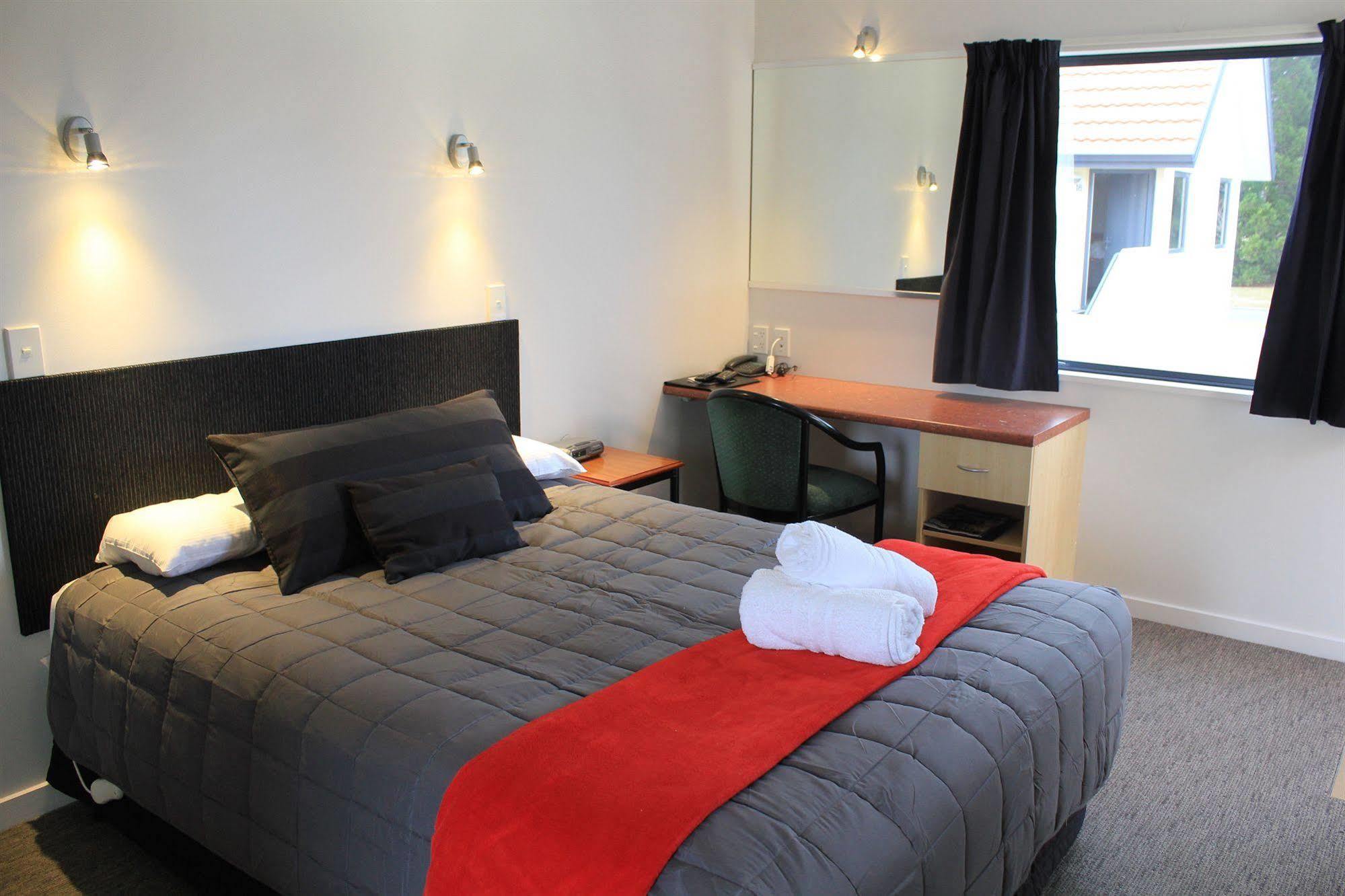 Bella Vista Motel Te Anau Zewnętrze zdjęcie