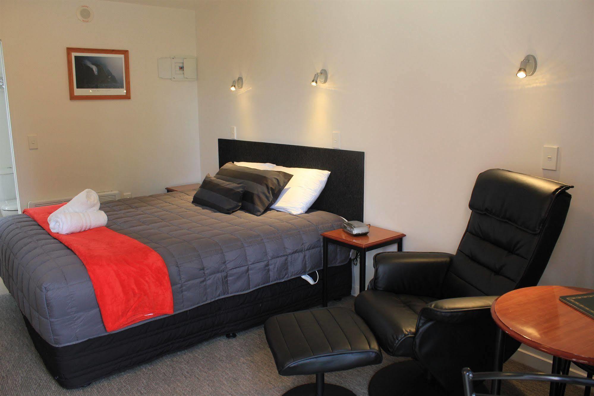 Bella Vista Motel Te Anau Zewnętrze zdjęcie