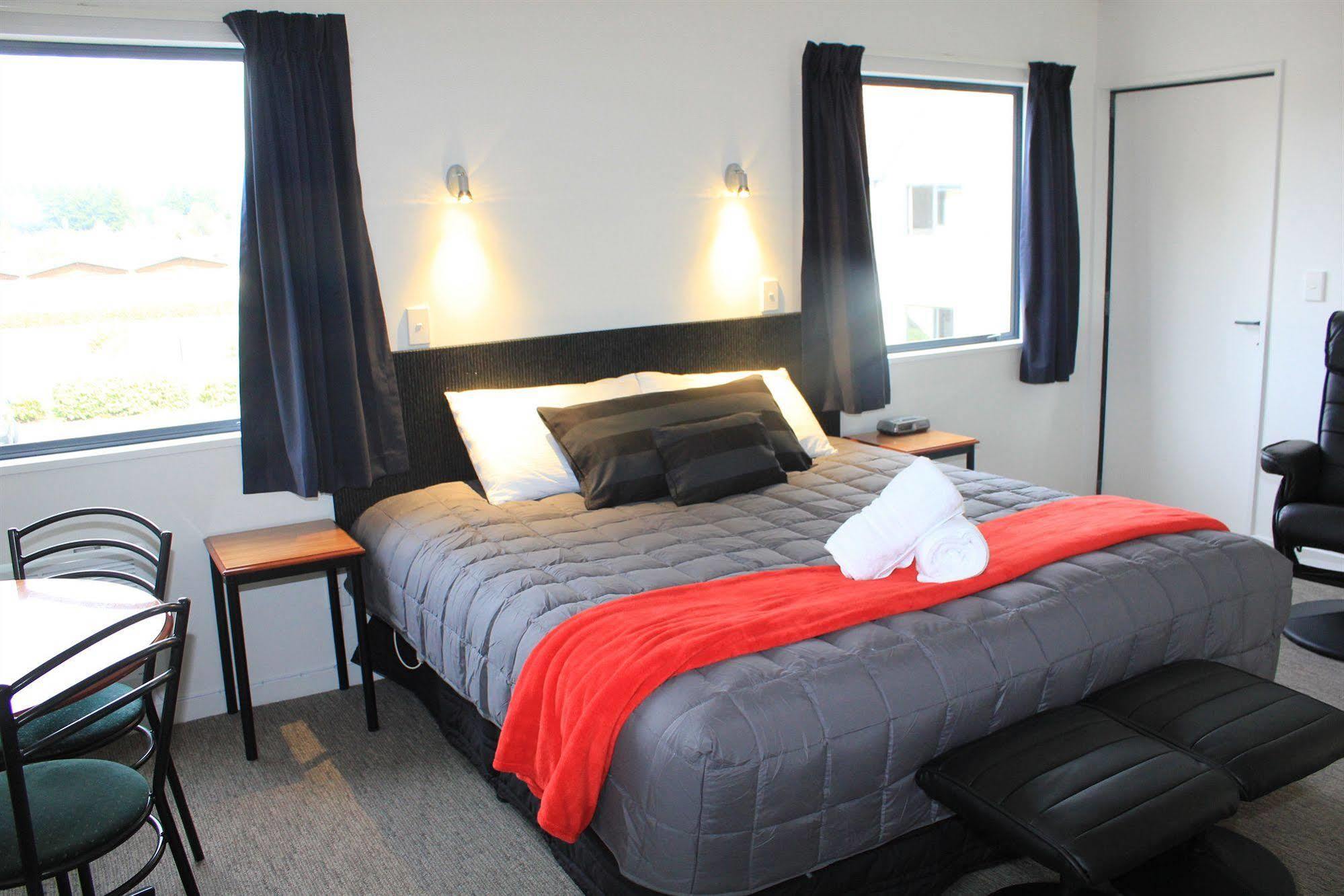 Bella Vista Motel Te Anau Zewnętrze zdjęcie